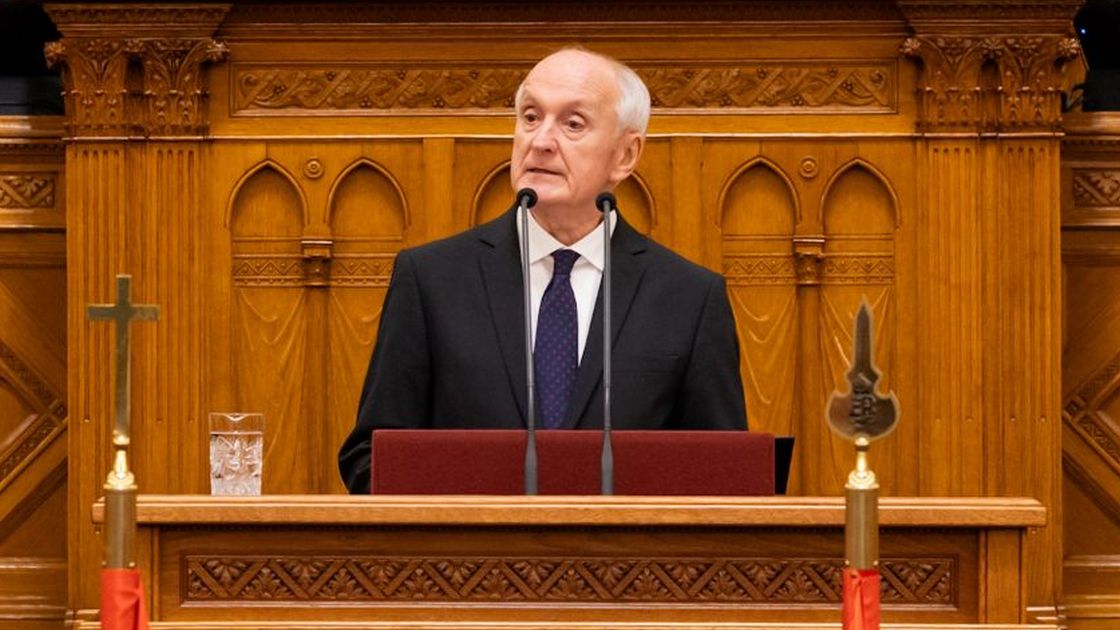 András Baka speaking in Parliament l Photo by sandorpalota.hu