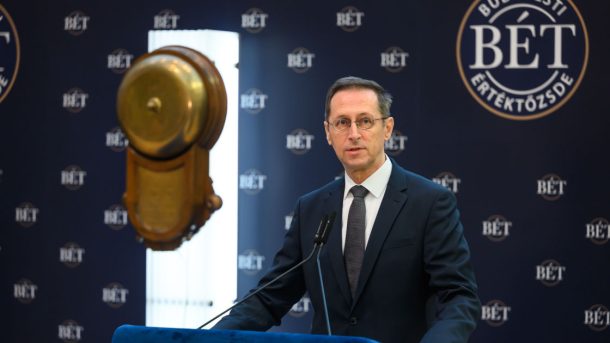 Mihály Varga speaking at the Budapest Stock Exchange l Photo by Budapest Stock Exchange