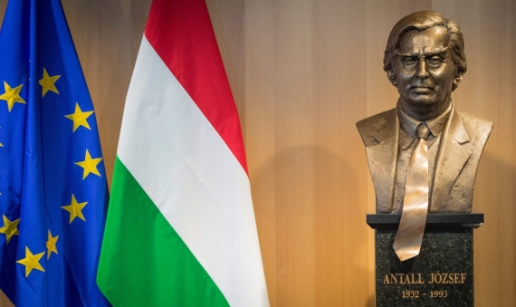 The bust of József Antall in Brussels | Stephanie Lecocq EPA/MTI / kormany.hu