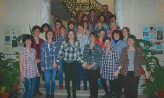 Teachers in checkered shirt in Budapest's Derkovits elementary school | source: facebook