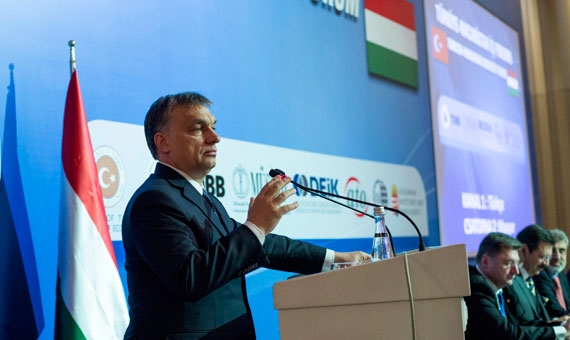 Hungarian PM Viktor Orbán speaking at a forum in Ankara