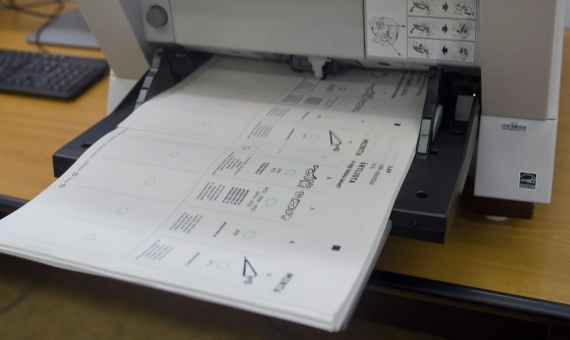 Test scanning of letter votes before the 2014 parliamentary elections in Hungary | MTI / Bea Kallos