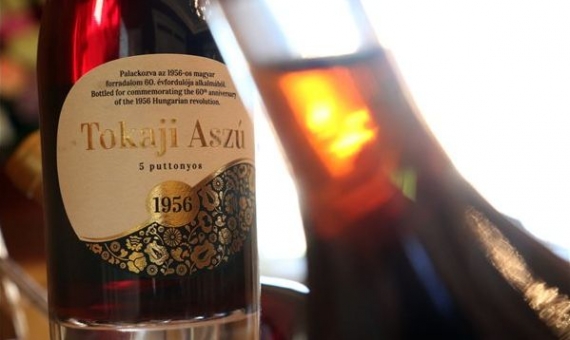 Tokaj Aszú wine bottled for the 60th anniversary of the 1956 Hungarian revolution | János Vajda /MTI